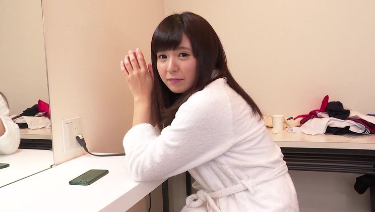 な日本人、島崎ゆいが素晴らしいアマチュアポルノに出演