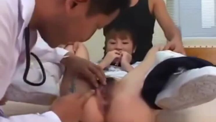 スパイシーな東洋の売春婦はぶっかけが大好き