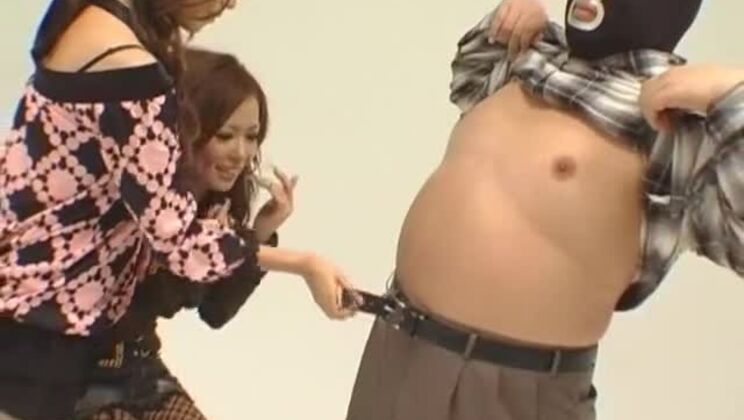 美しい日本人ビッチによる、素晴らしい女性支配セックスシーン