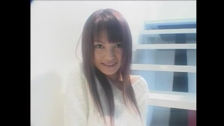 巨乳の日本人少女が激しく責められた