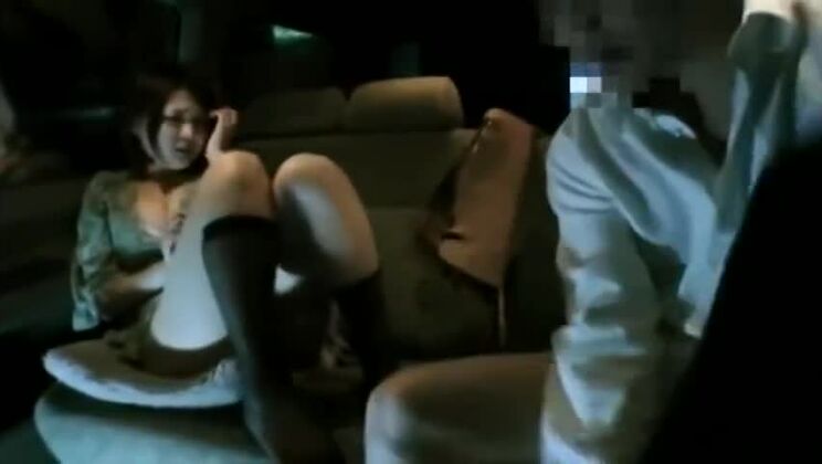 登場するジューシーな日本人売春婦 フェティッシュ ファンをしている非現実的な日本人少女