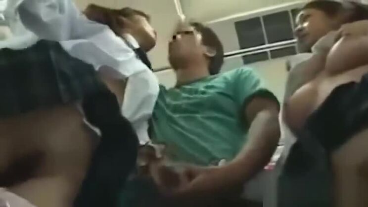 魅惑的なアジア人女性