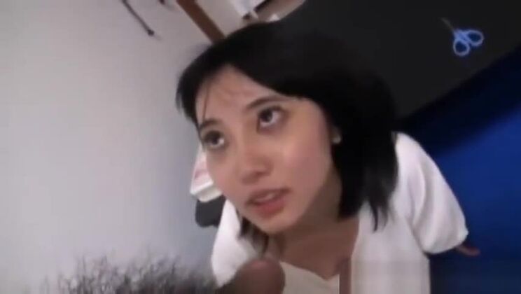 魅力的な東洋の雌犬