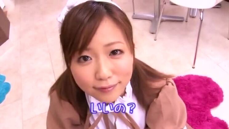 魅惑的な小さな胸のアジア人ビッチが素晴らしいフェチポルノを