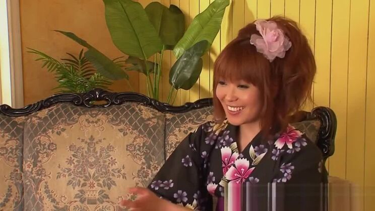 まばゆいばかりの褐色の肌をした日本人女性