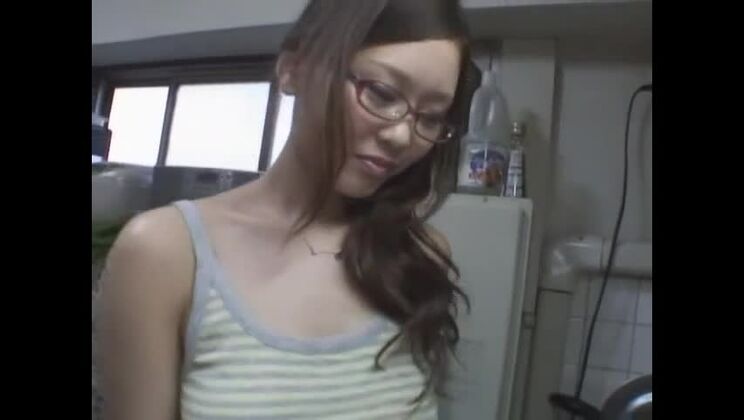 日本人工藤玲佳が変態セックス映画に出演