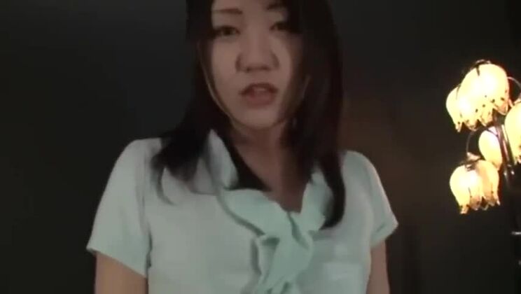 超グラマラスなフェチを楽しむ魅力的な日本人ビッチ