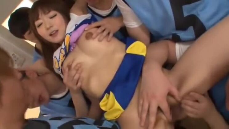 上品で胸の大きな日本人女性