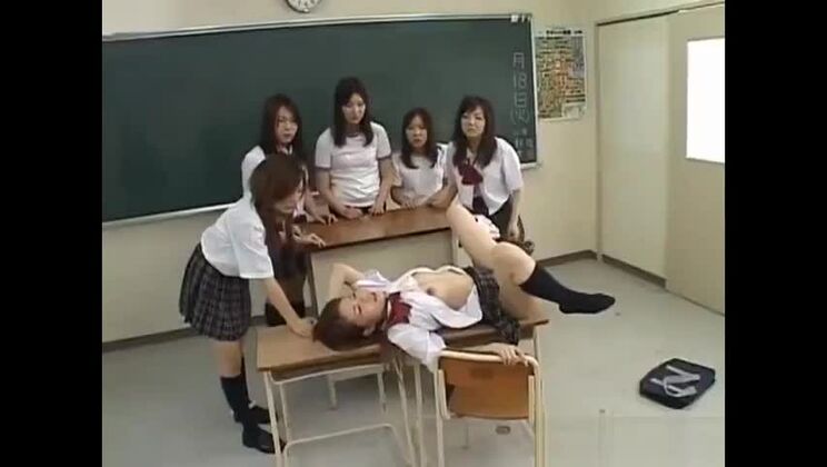 信じられないほど巨乳の日本人女性はぶっかけが大好き