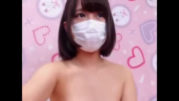 魅力的な小ぶりな胸の東洋人女性が登場する美しいアマチュアビデオ