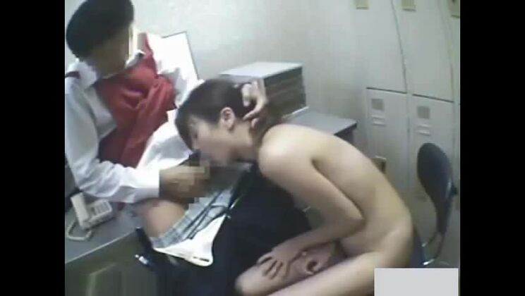 上品な日本人女性がプライベートなアマチュアセックスビデオに登場