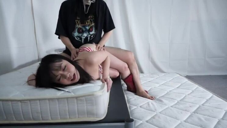 フェティッシュセックスビデオでパフォーマンスする神のような日本人ビッチ