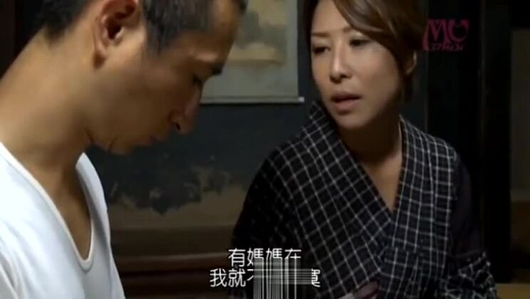 ハードコアポルノビデオに登場する魅力的な日本人女性