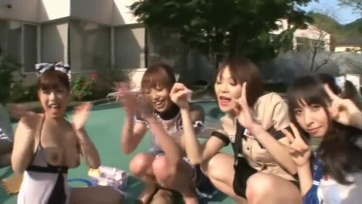 魅力的な巨乳の日本人女性