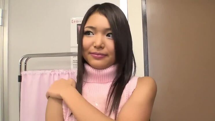 ぶっかけ映画の美しい褐色の東洋の売春婦