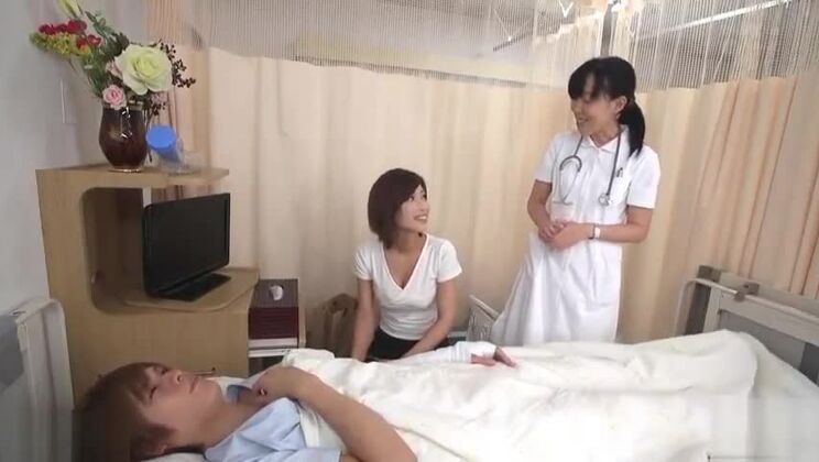 上品な日本人ハジーのぶっかけポルノビデオ