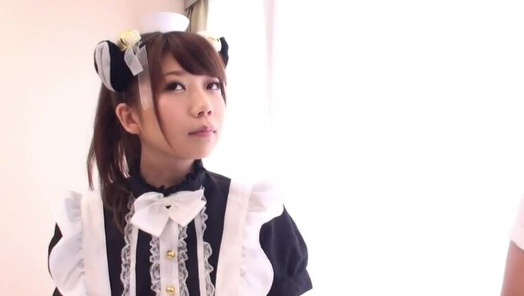 素晴らしい日本人、葵夏は、彼女のフェティッシュな夢を体現している。