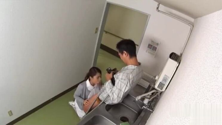 魅力的なアジア人女性