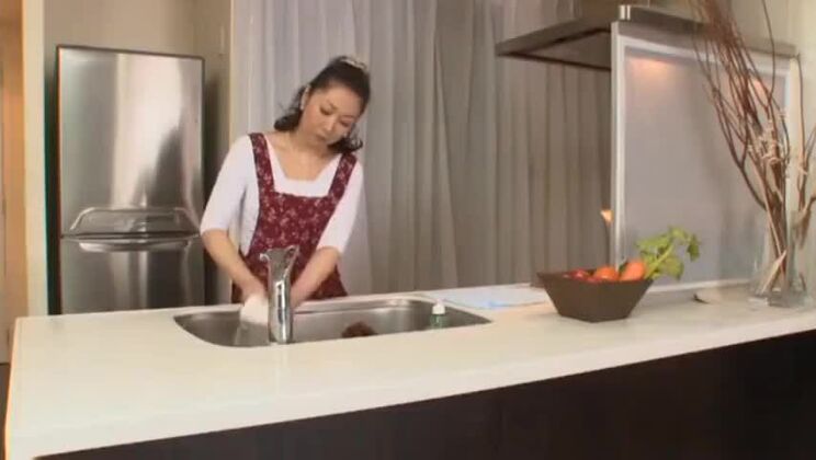 かわいい巨乳の日本人少女