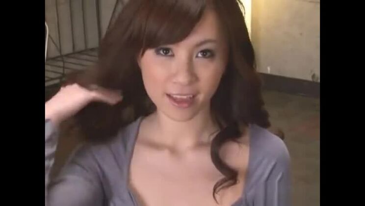 美しいアジア人売春婦が乱交XXXシーンでパフォーマンス