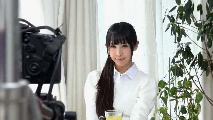 変態セックスビデオで日本人ビッチを誘惑