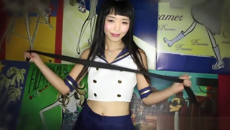 セクシーな日本人売春婦がコスプレXXX映画に出演