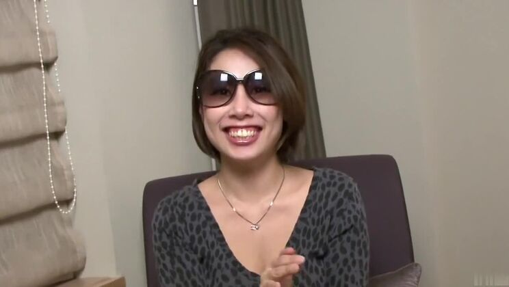 狂ったハードコアシーンのゴージャスな日本の売春婦