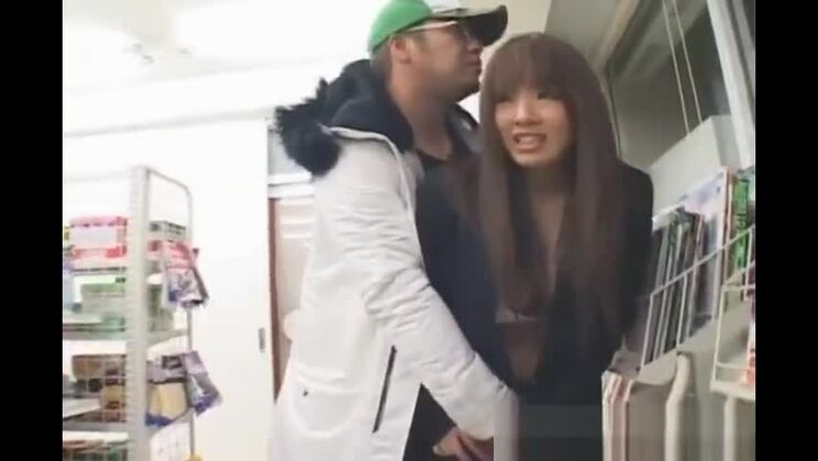 美しい日本人売春婦が異人種ポルノビデオに出演