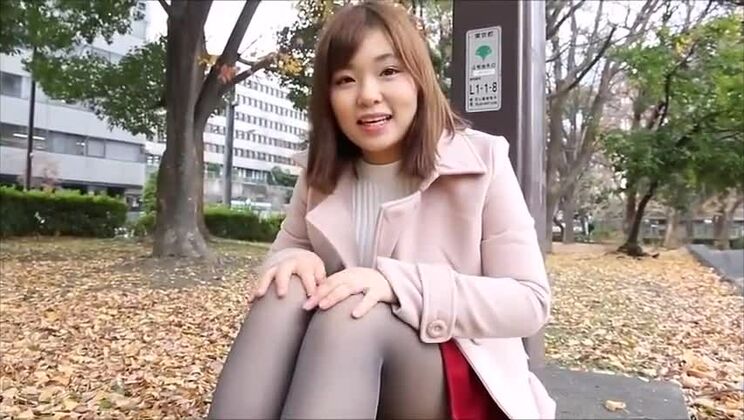 穏やかなアジア系の売春婦が最初のオーディションでセックスした