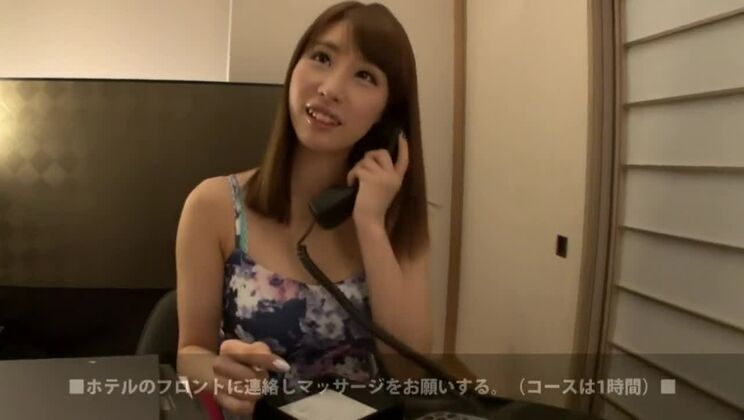 魔法のオーガズムマッサージを受けるジューシーな日本人娼婦