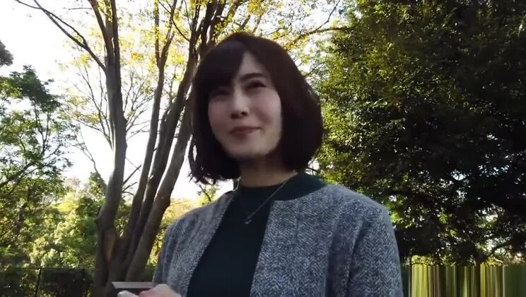 上品でグラマーなアジア人娼婦