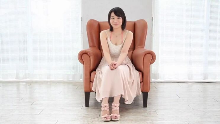 シュガーアジアン売春婦が過激な集団セックス体験をする