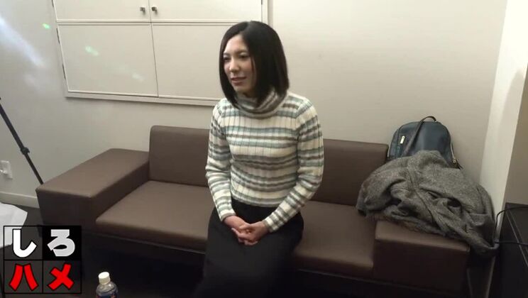 可愛い小さなおっぱいの日本人ビッチが激しくファックされる