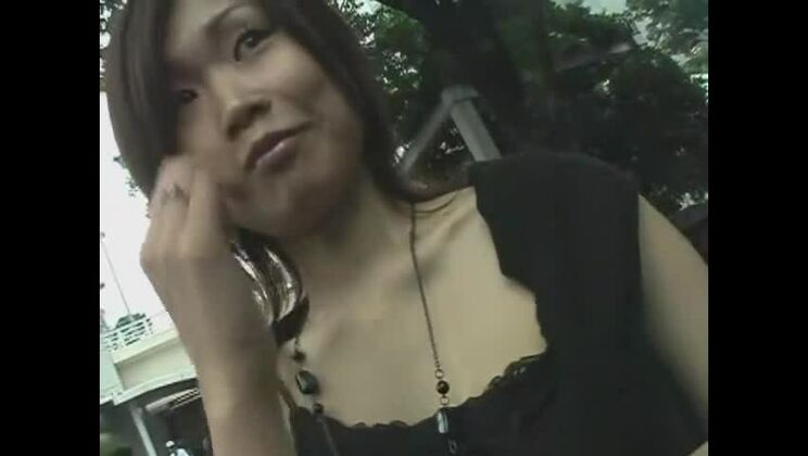 魅惑的な日本の尻軽女