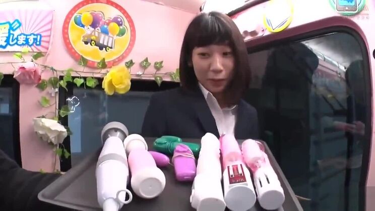 東洋の尻軽女をからかう