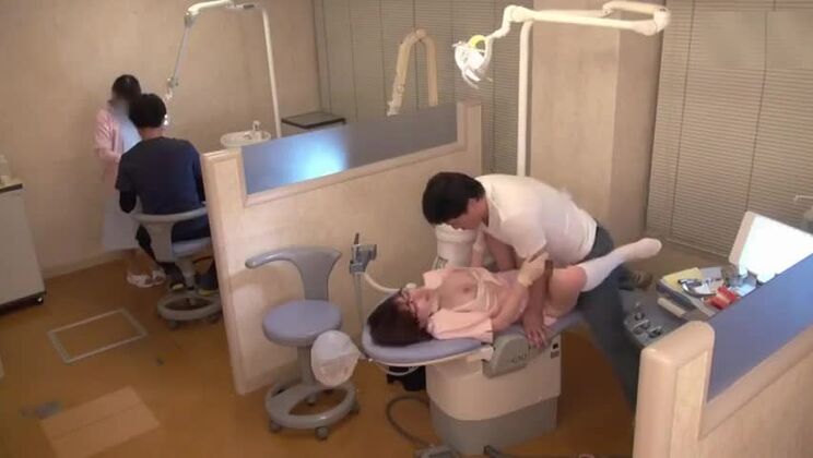 美しいアジアの尻軽女がホットなぶっかけを受ける 愛する