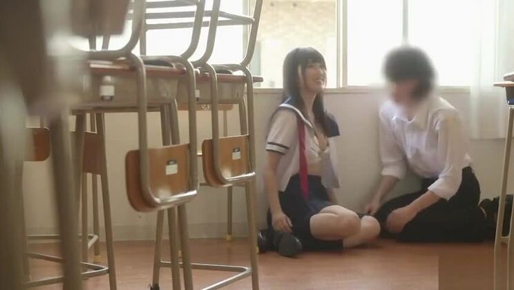 神のようなアジア人マリア・ワカツキ