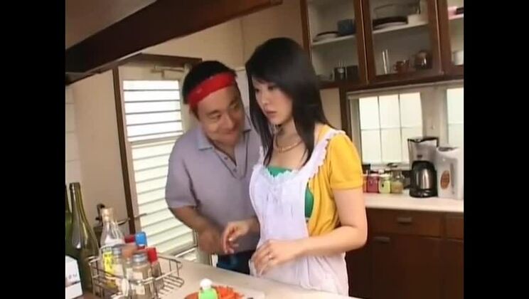 素敵な日本人売春婦が素晴らしいハードコアセックスを体験