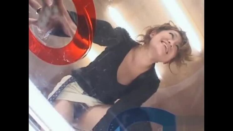 ハードコアポルノビデオに登場する魅力的な東洋人女性