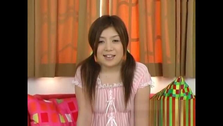 セクシーな東洋人女性がプライベートアマチュアXXXビデオに