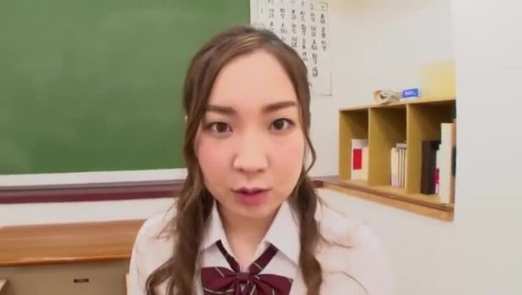 ゴージャスな東洋の娼婦がフェティッシュな夢を体現する