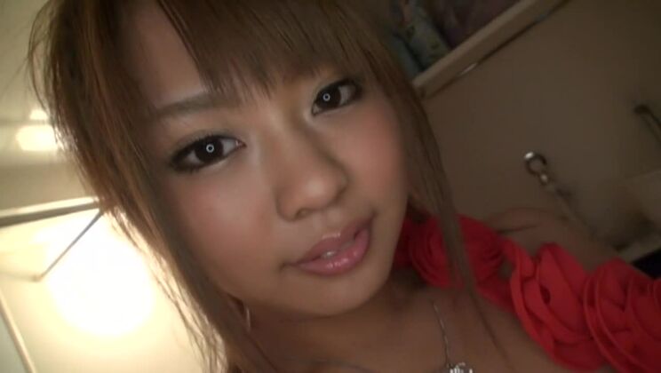 信じられないほど豊満な日本人、木野くるみの美しいフィンガリングセックスビデオ