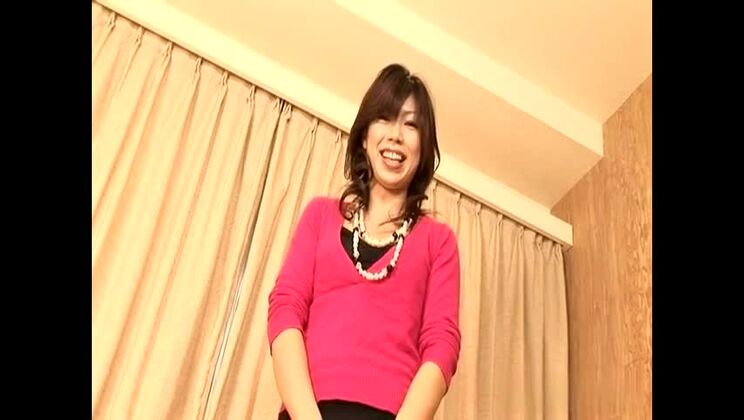 最高の毛深い日本人女性が素晴らしい足フェチポルノビデオを披露