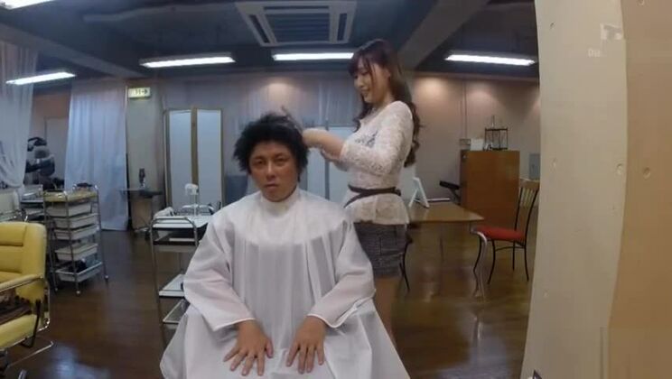 魅力的な巨乳アジア人女性が素晴らしいアマチュアセックスビデオに出演