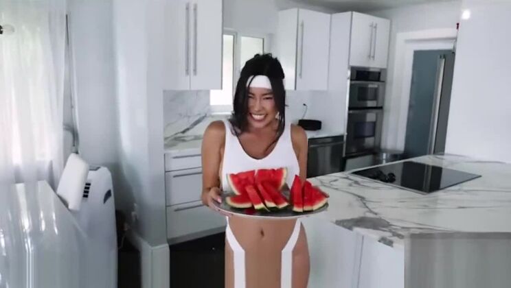 上品な小乳の日本人売春婦が激しくファックされる