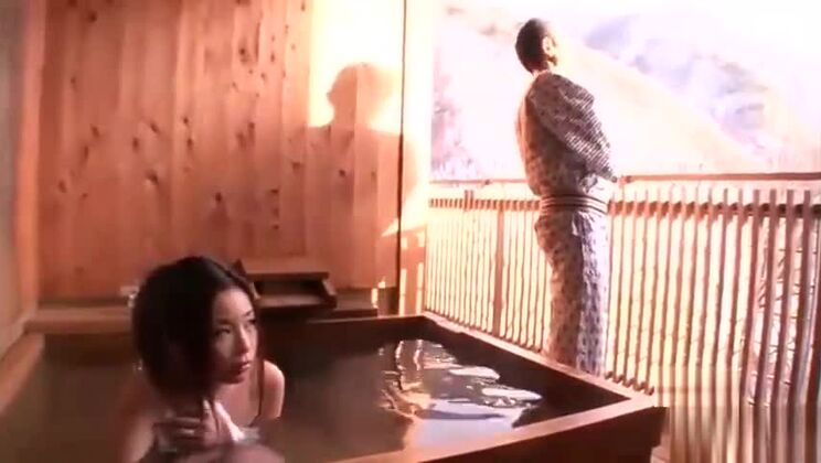 見た目の良い日本人ハジーがぶっかけに夢中