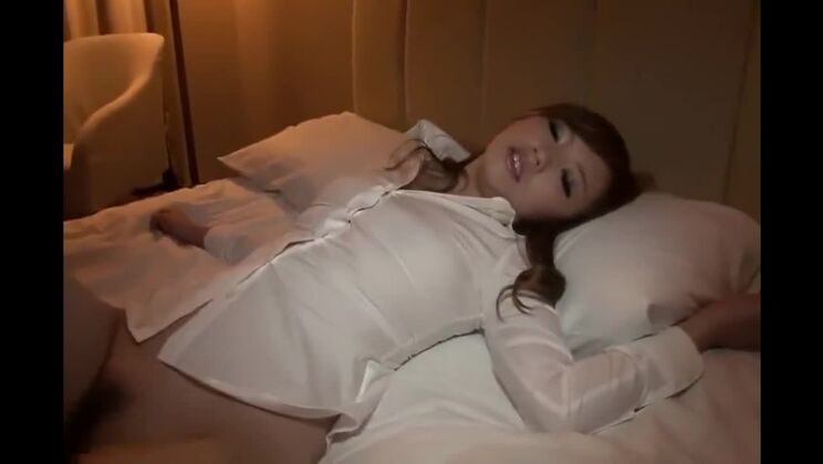 東洋系のギャルをからかう