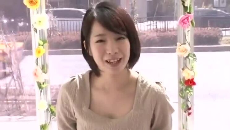 素晴らしいJAV映画に登場する、欲求不満の日本人女性