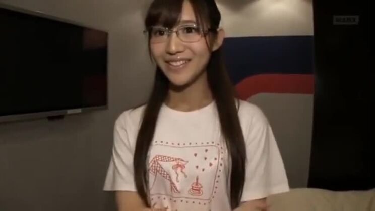 信じられないほど美しい日本人モデルが、ノーカット版の「New Small Tits, Babes JAV」映画に登場