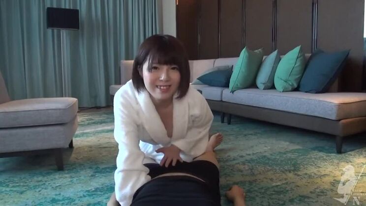 日本のとてもかわいいティーンの乗り物